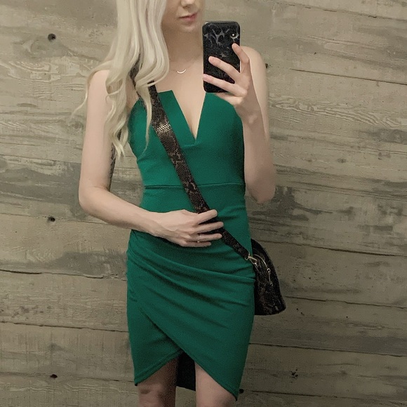 Super cute evening dress. Perfect for an event! - Picture 1 of 5